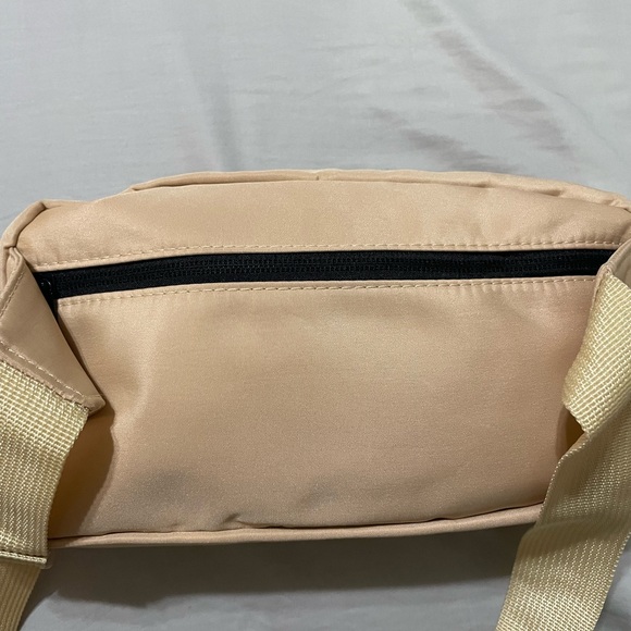 Honitos Chicago Bears Tan Crossbody Bag - Picture 3 of 6